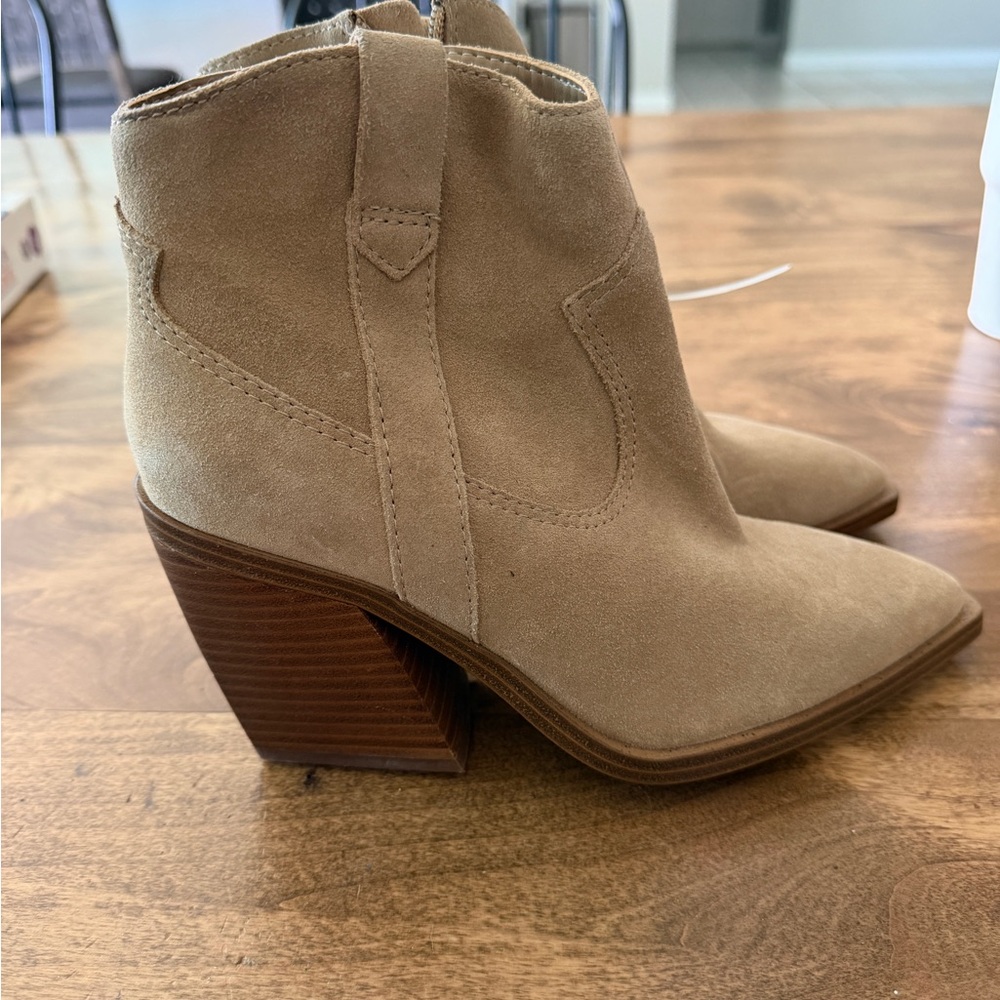 Vince Camuto Women's Suede Pointed Toe Ankle Boot in Taupe Size 5.5